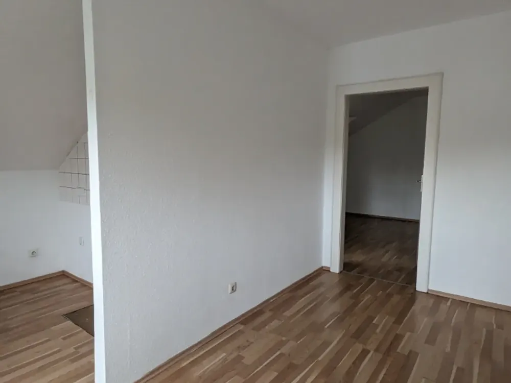 WILLKOMMEN! Top sanierte Singlewohnung! Garten! PKW-Stellplatz