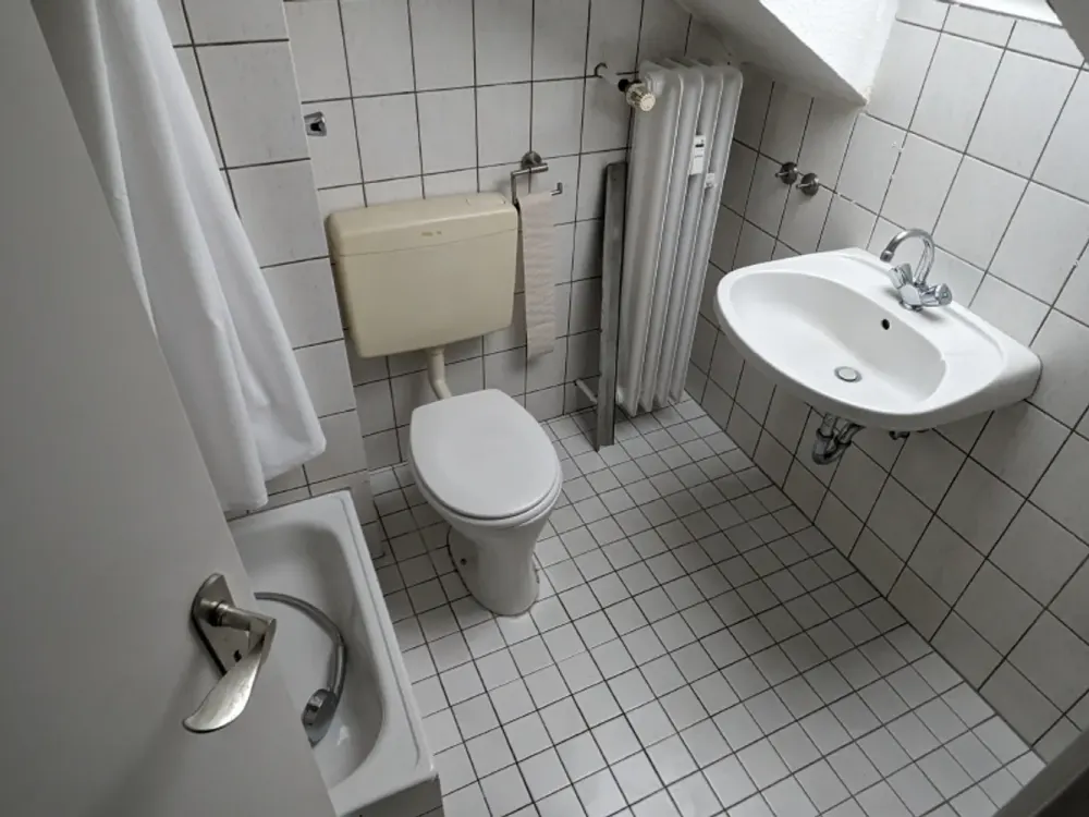 WILLKOMMEN! Top sanierte Singlewohnung! Garten! PKW-Stellplatz