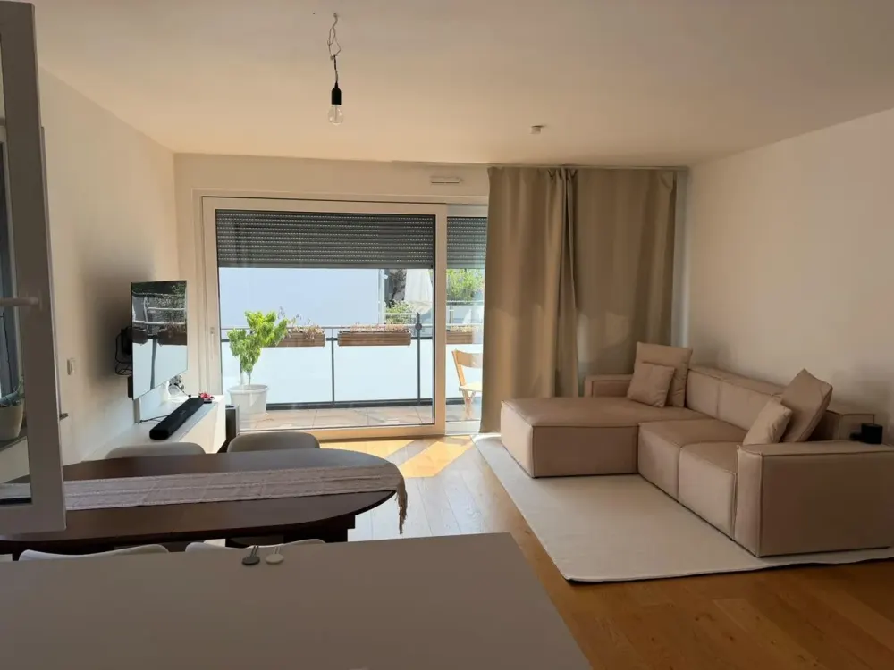 Beautiful, bright & modern 2-room apartment with balcony