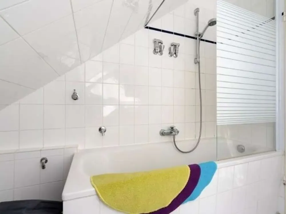 Komplett möblierte 2-Zimmer-Wohnung in Frankfurt-Niederrad