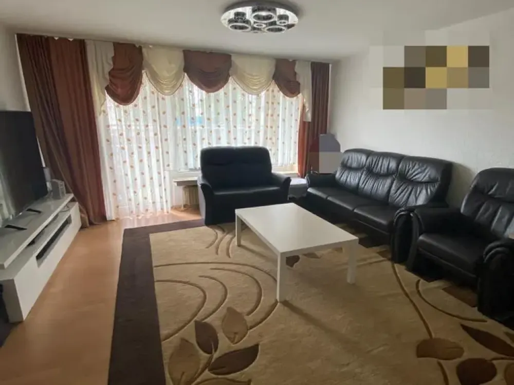 ruhige, helle 3,5 Zimmer Wohnung mit Balkon max 3 Personen !!!