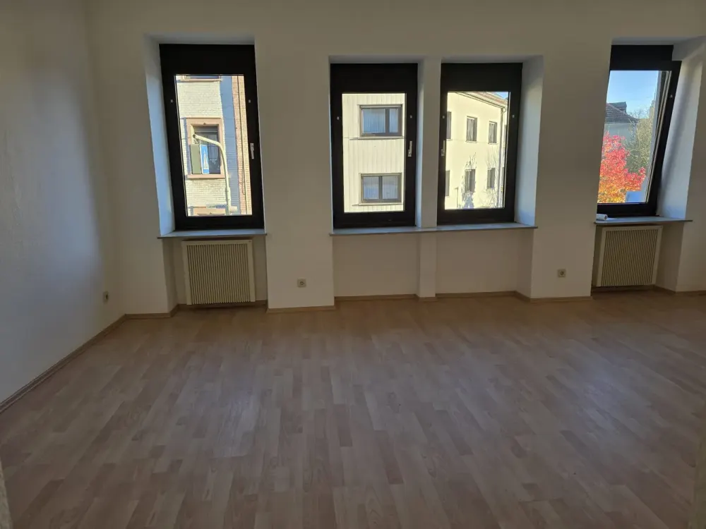 Centrally Located Renovated 2.5-Room Apartment in Großrosseln