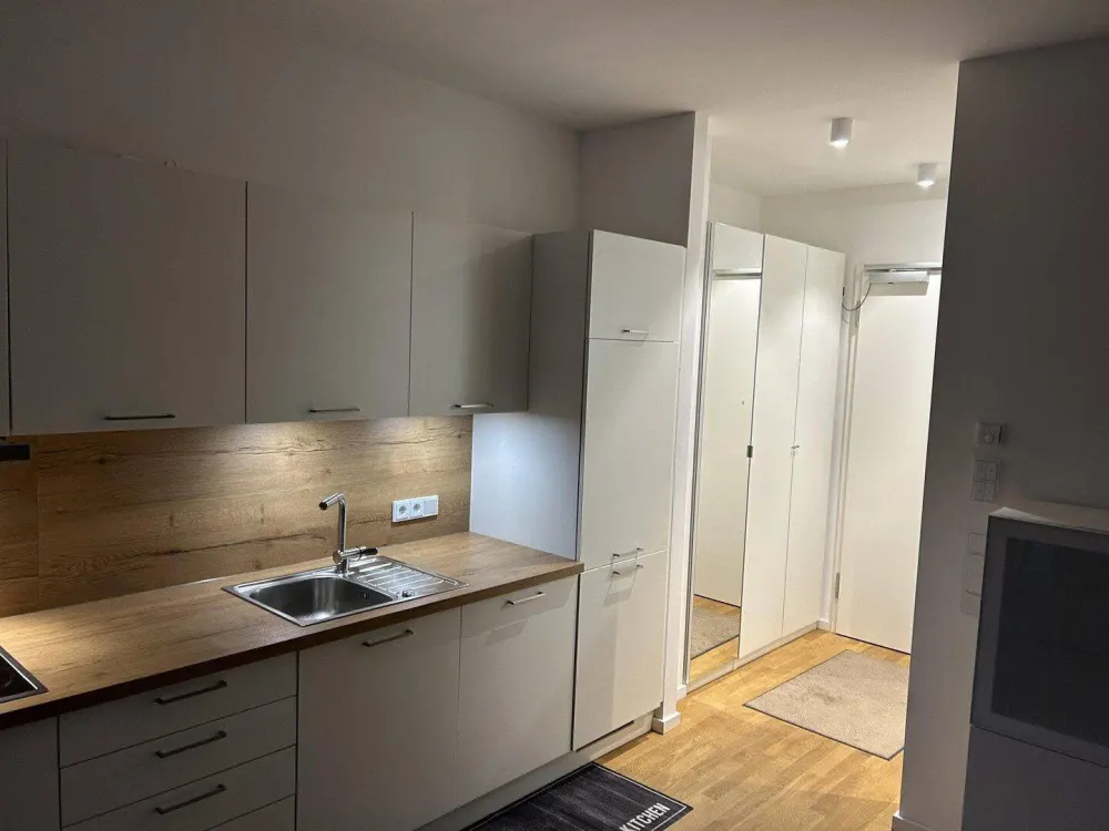 Sonnige 1,5-Zimmer Wohnung mit Balkon in Charlottenburg - nähe Deutsche Oper