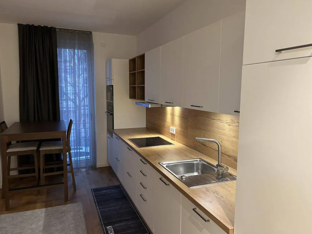 Sonnige 1,5-Zimmer Wohnung mit Balkon in Charlottenburg - nähe Deutsche Oper