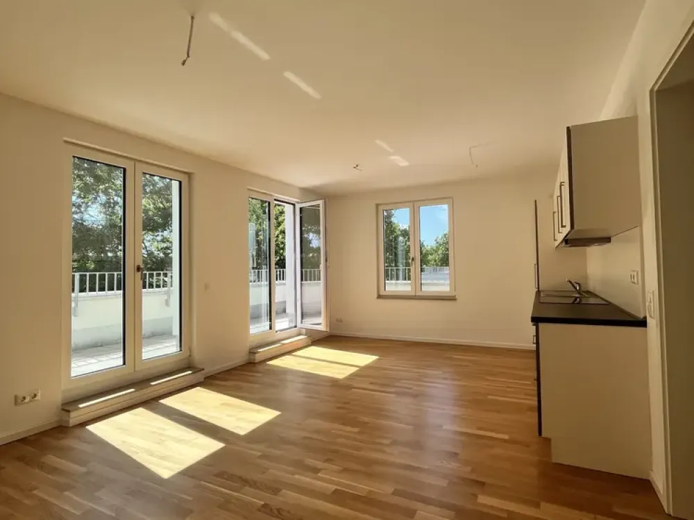 * GROSSARTIGE* 2-Zimmer-Dachgeschosswohnung mit Terrasse