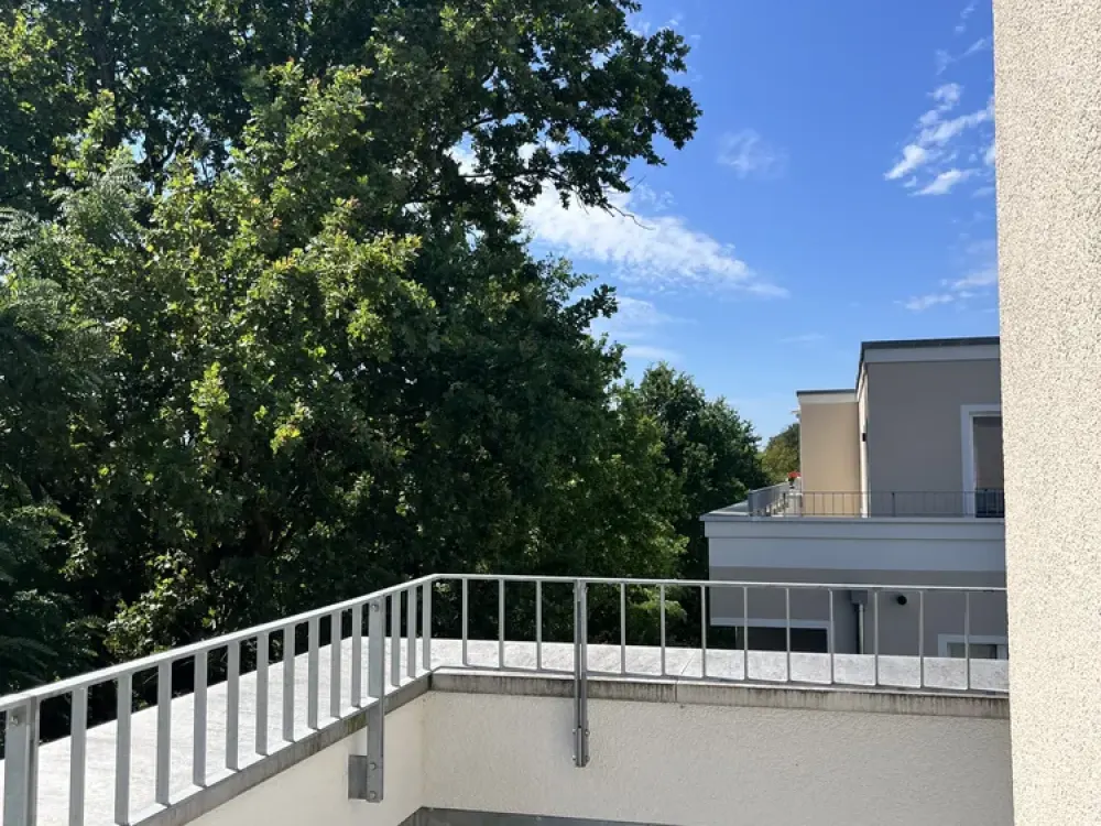 * GROSSARTIGE* 2-Zimmer-Dachgeschosswohnung mit Terrasse