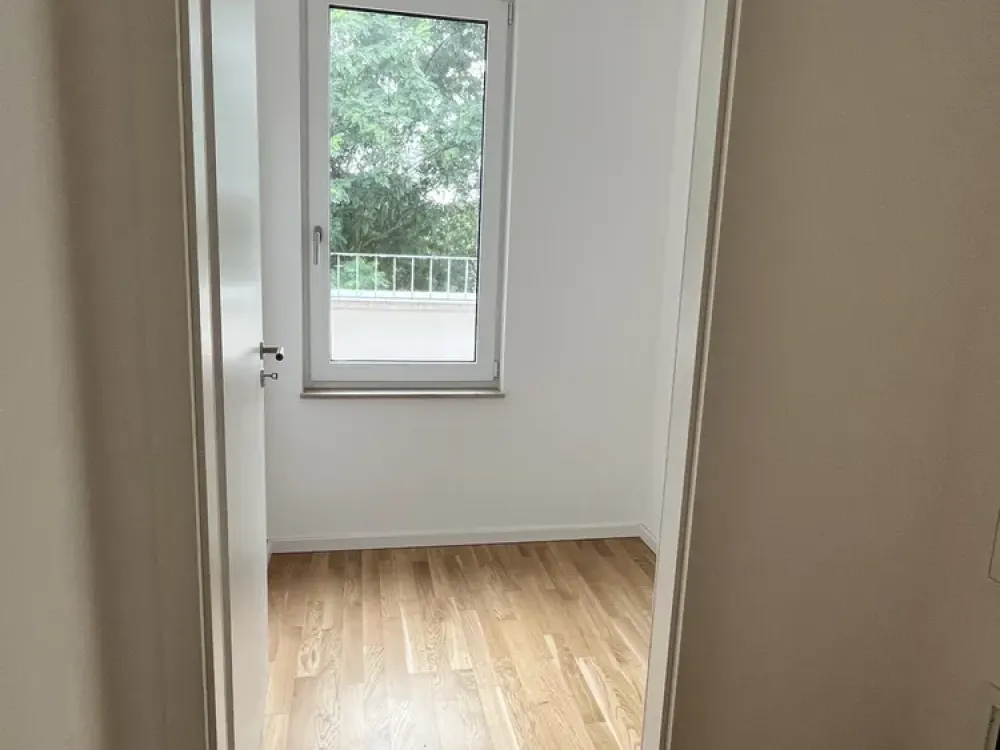 * GROSSARTIGE* 2-Zimmer-Dachgeschosswohnung mit Terrasse