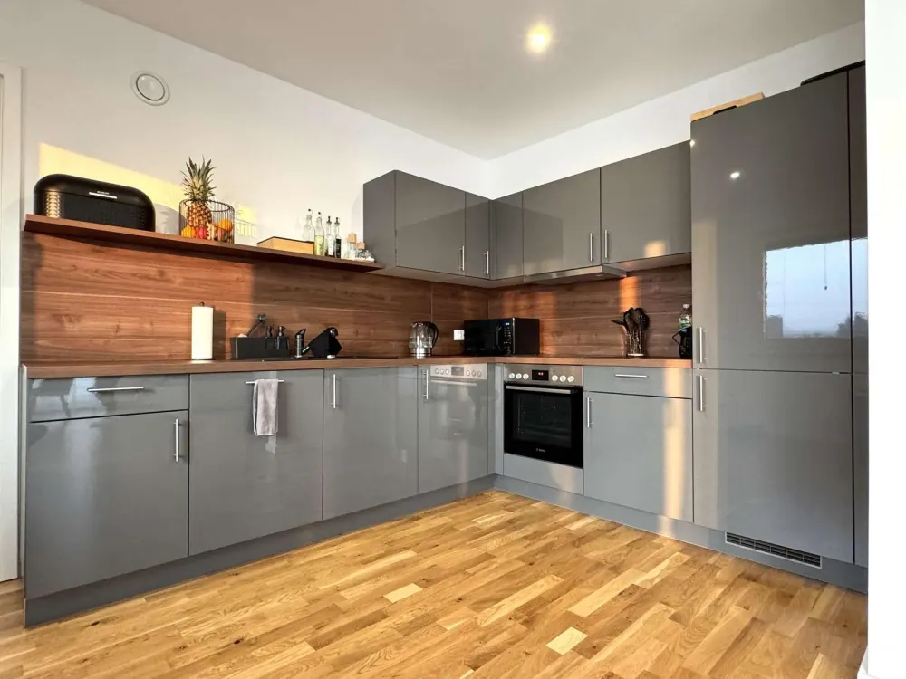 RUDNICK bietet exklusives PENTHOUSE in einzigartiger & ruhiger Feldrandlage