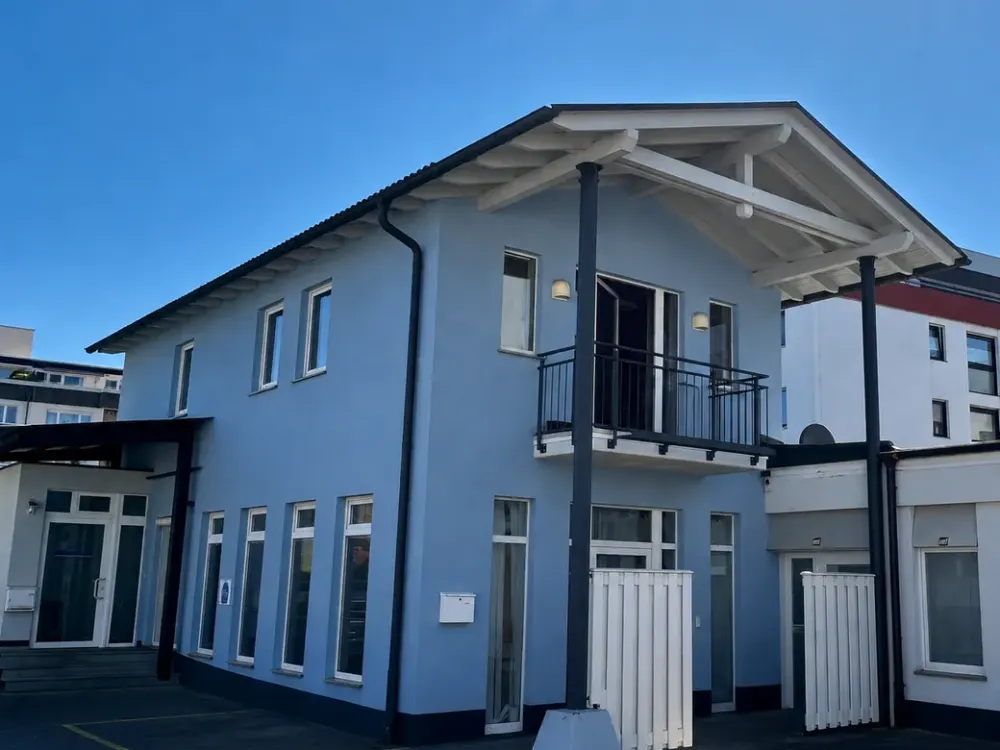 Hinterhaus - Wohnung im 1.OG mit Balkon und EBK - Neuvermietung nach Umbau und Modernisierung