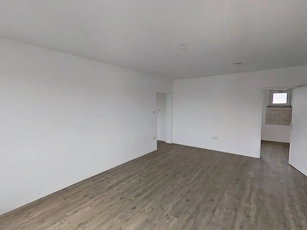 **Große 4-Zimmer-Wohnung mit BALKON und viel Platz für jedes Familienmitglied**