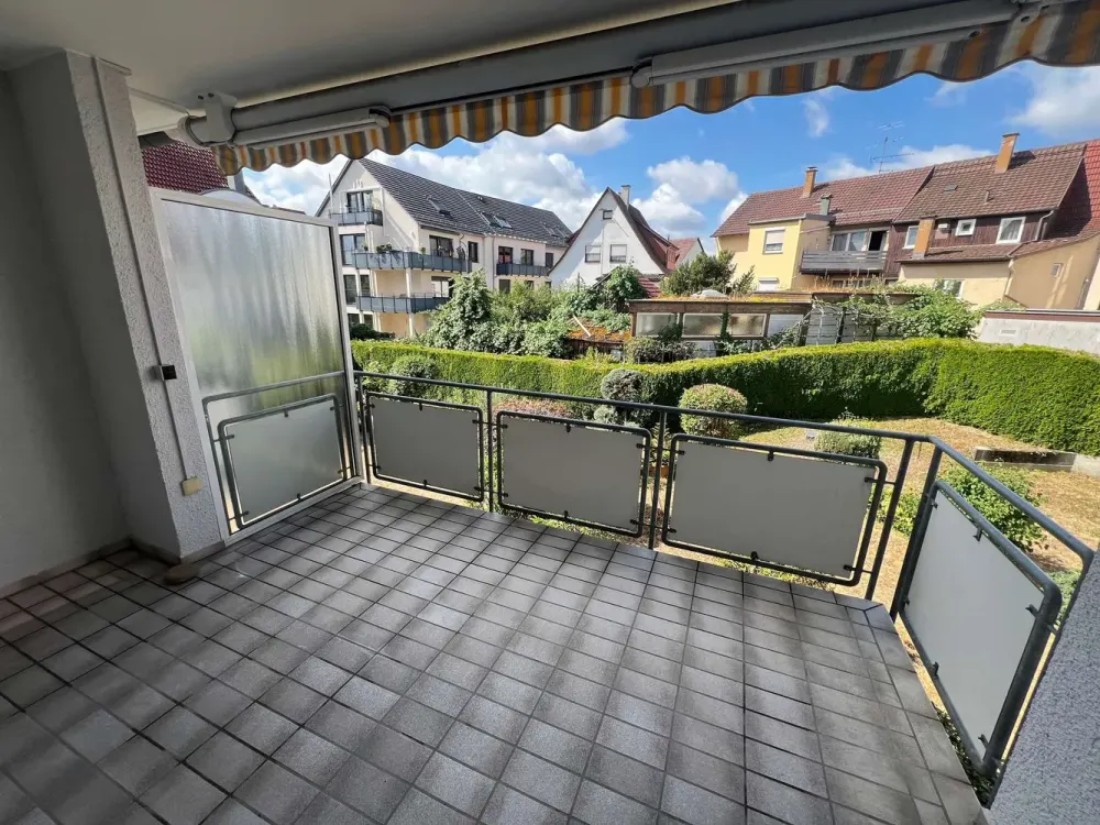 Großzügige 2,5‑Zimmer‑Wohnung mit Balkon, Markise und Tiefgarage