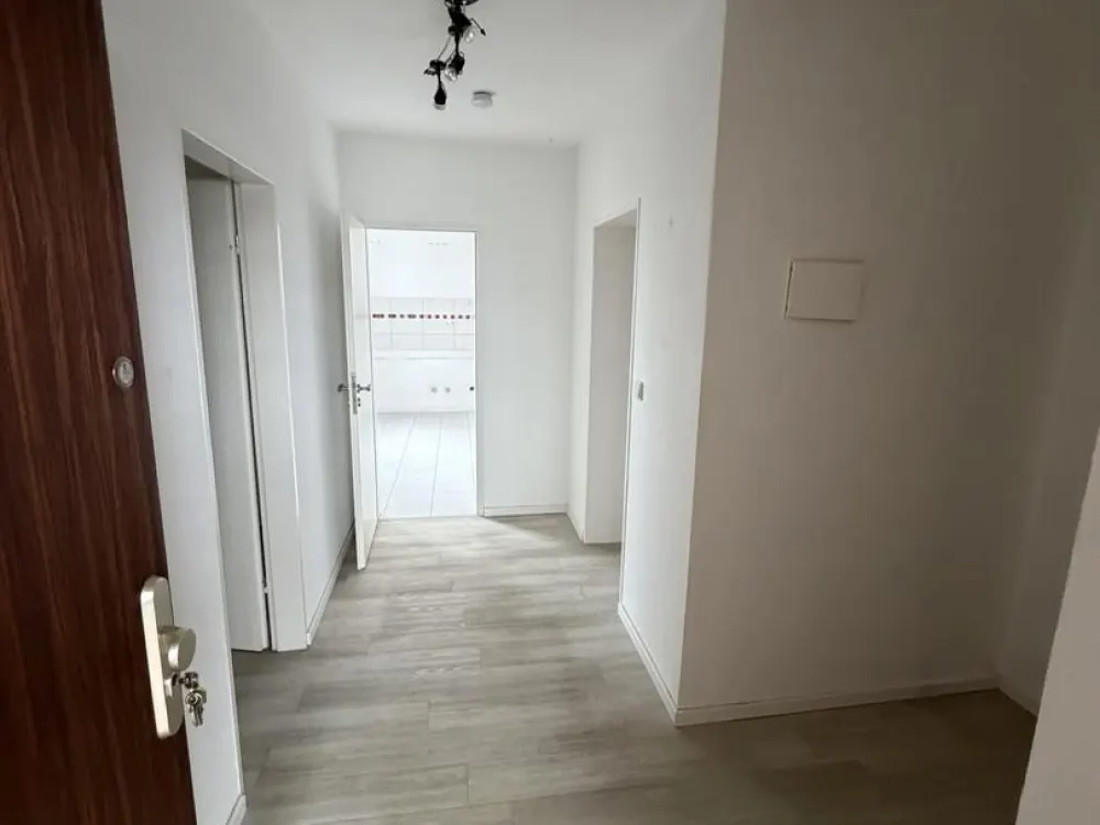 2-Zimmer-Wohnung (63m²) mit Balkon und guter Verkehrsanbindung