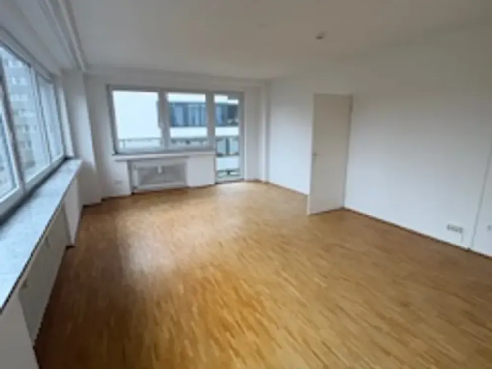 Kölner Südstadt! 4-Zimmerwohnung mit Balkon, Stellplatz, Bad mit Fenster