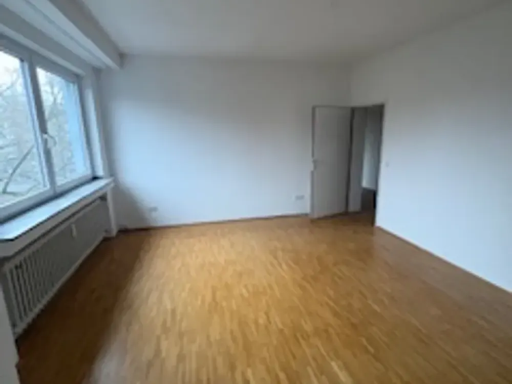 Kölner Südstadt! 4-Zimmerwohnung mit Balkon, Stellplatz, Bad mit Fenster