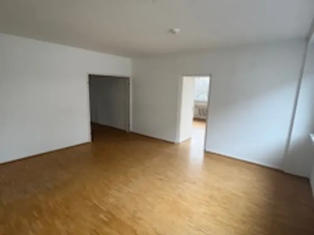Kölner Südstadt! 4-Zimmerwohnung mit Balkon, Stellplatz, Bad mit Fenster