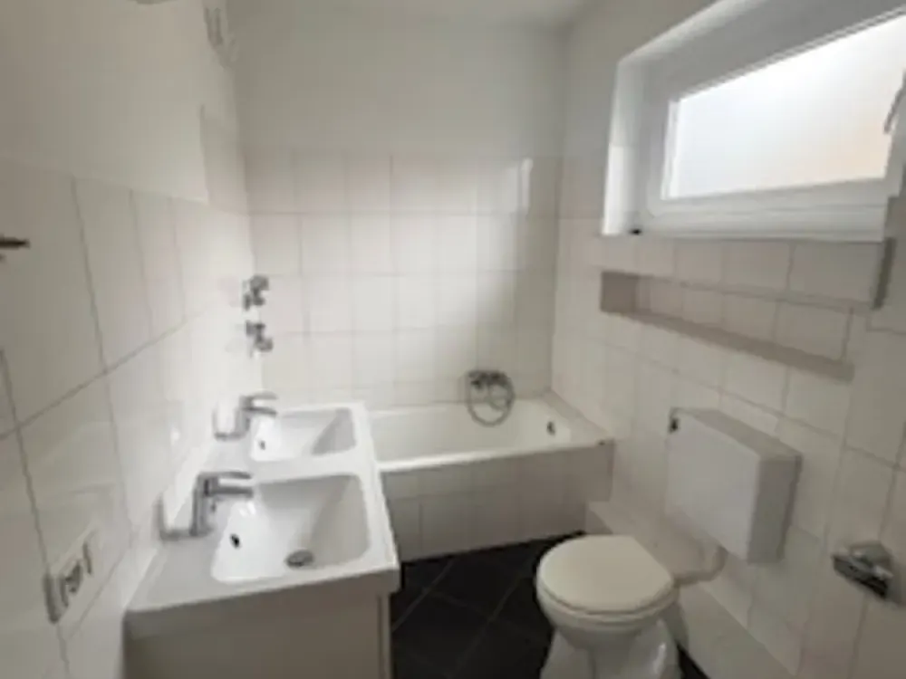 Kölner Südstadt! 4-Zimmerwohnung mit Balkon, Stellplatz, Bad mit Fenster