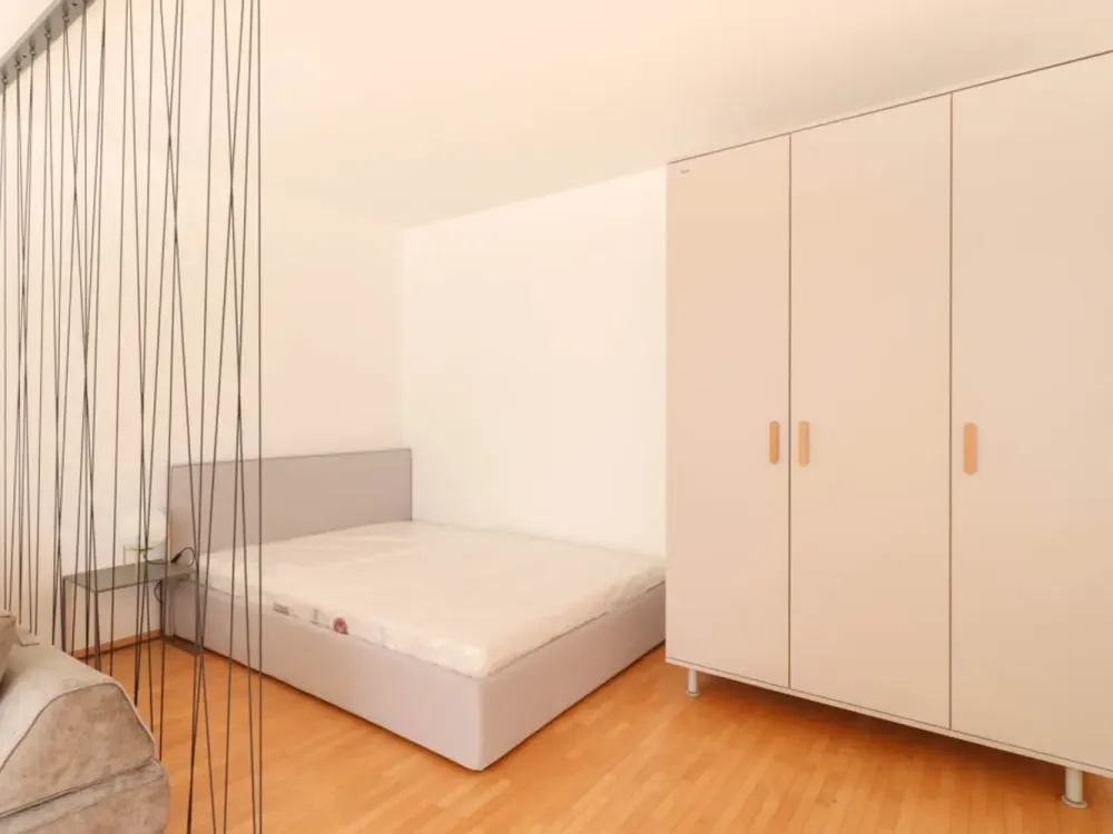 Basement Apartment with Sunny Terrace - Furnished