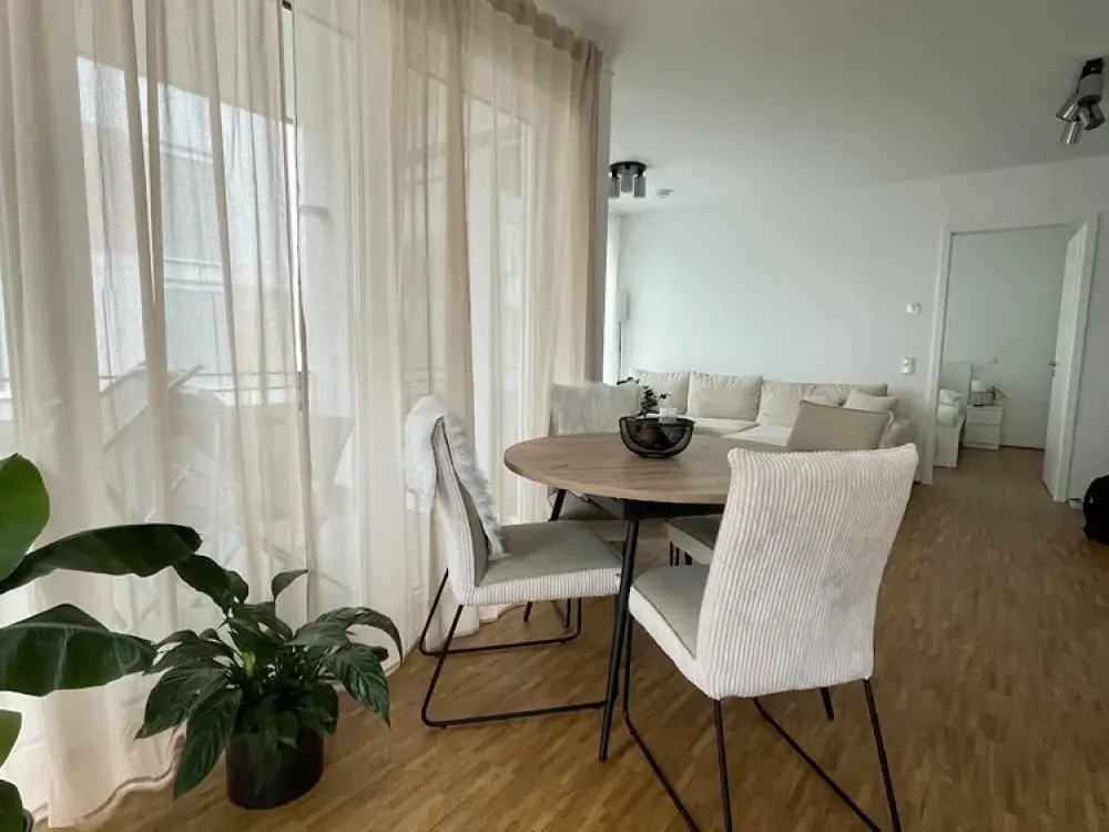 New Tenant Wanted: Bright 2-Room Apartment with Balcony on the 1st Floor
