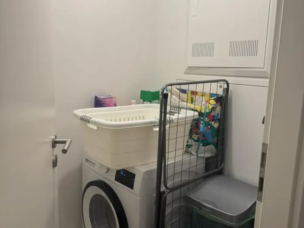 New Tenant Wanted: Bright 2-Room Apartment with Balcony on the 1st Floor