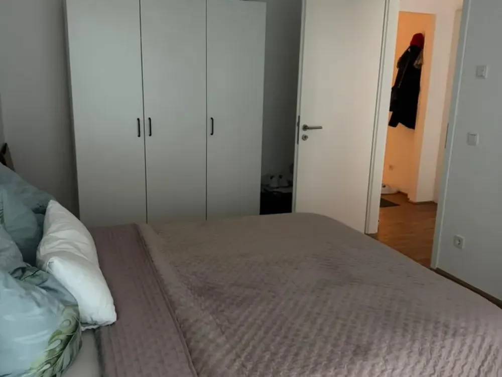 New Tenant Wanted: Bright 2-Room Apartment with Balcony on the 1st Floor