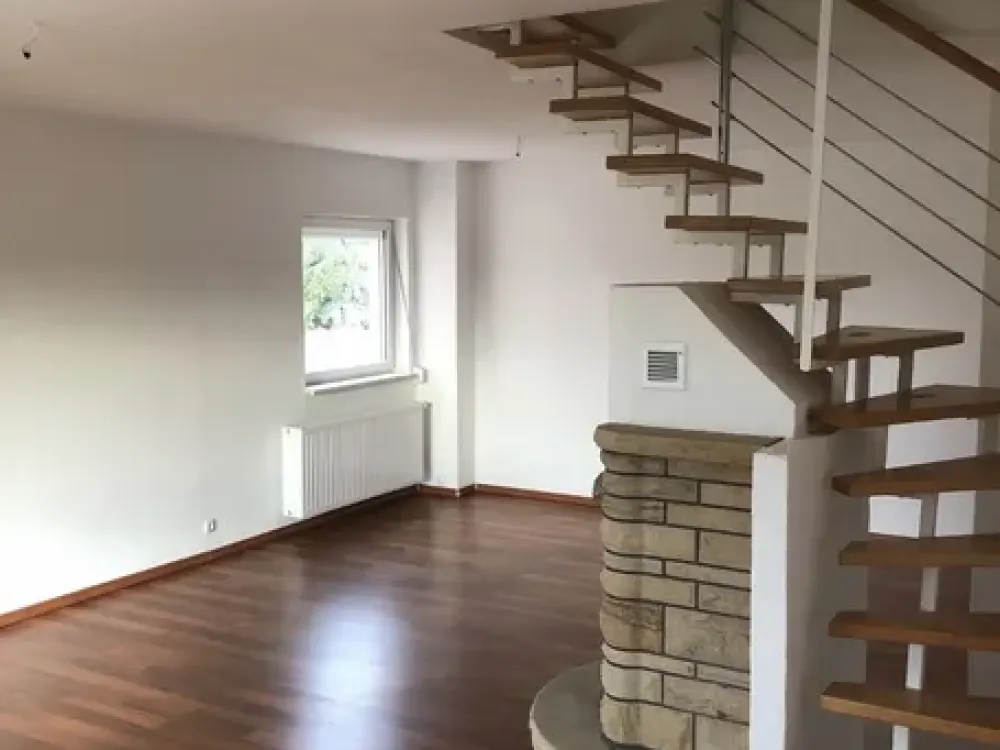 Terrassenwohnung mit Wintergarten in der Nähe des Zwenkauer Sees