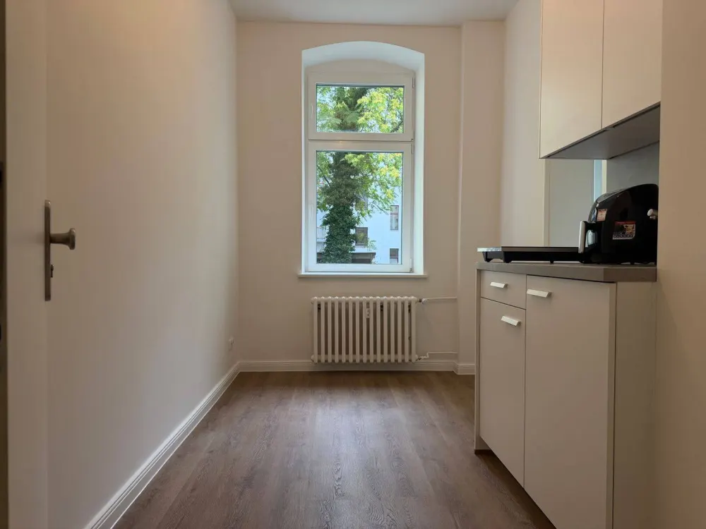 Frisch saniertes Studio im EG; zentral in Moabit - inkl. Einbauküche