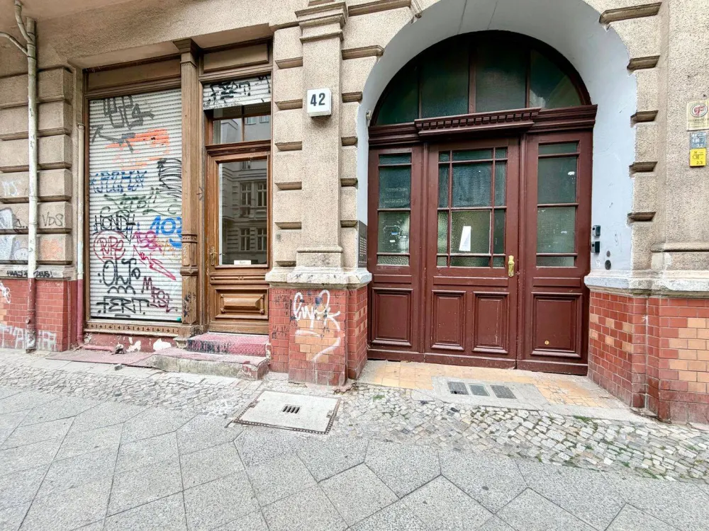 Frisch saniertes Studio im EG; zentral in Moabit - inkl. Einbauküche