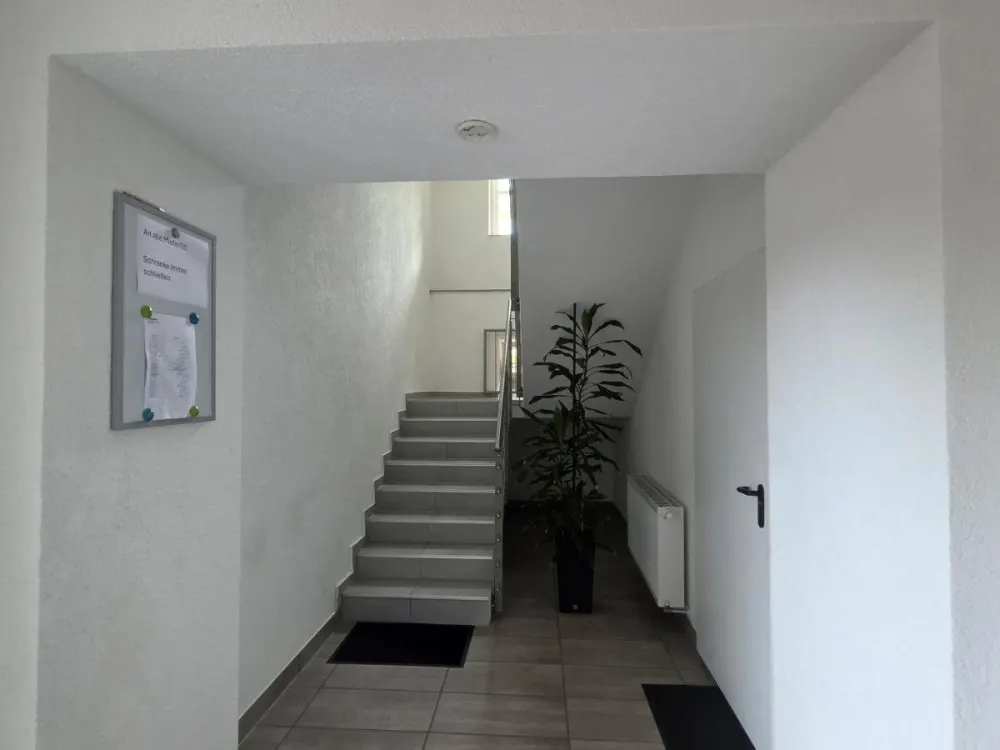 Große 3 ZKB Wohnung mit Balkon und Garage