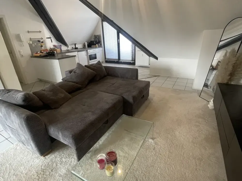 1-Zimmer Dachgeschoss Apartement mit Balkon