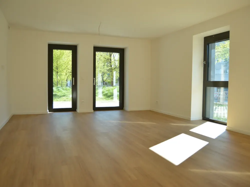 Erstbezug nach Sanierung: Hochwertige 2-Zimmer-EG-Wohnung mit Süd-West Terrasse
