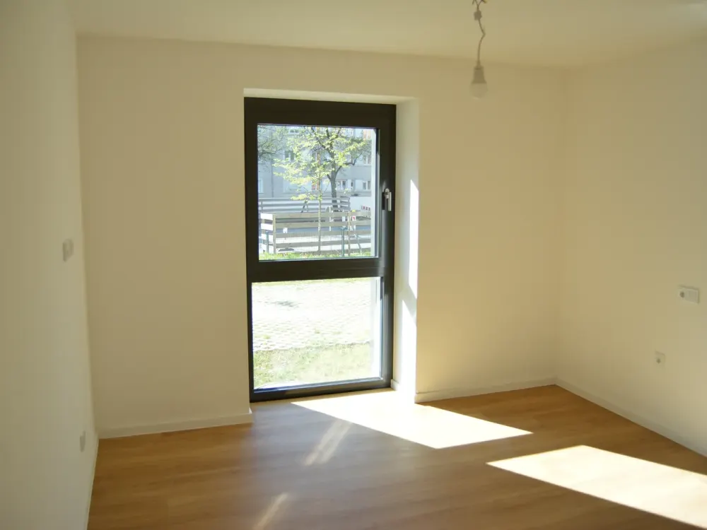 Erstbezug nach Sanierung: Hochwertige 2-Zimmer-EG-Wohnung mit Süd-West Terrasse