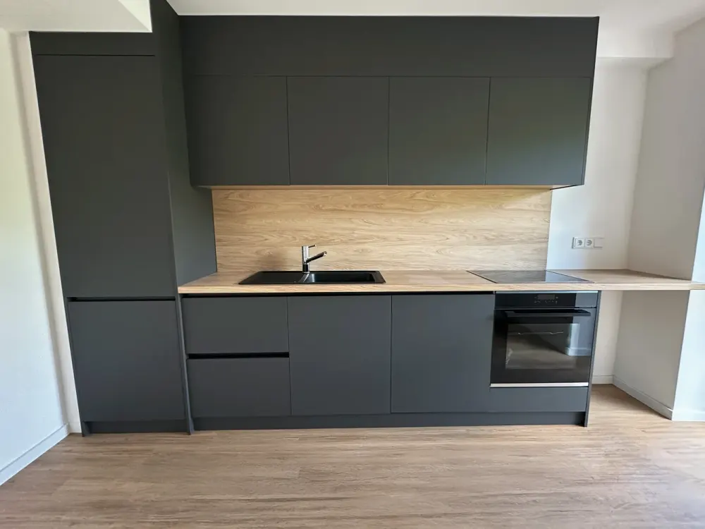 Erstbezug nach Sanierung: Hochwertige 2-Zimmer-EG-Wohnung mit Süd-West Terrasse