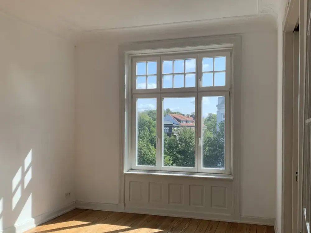 Helle, gut geschnitten 4,5-Zimmer-Wohnung mit Balkon und EBK zwischen Stadtpark und Alster