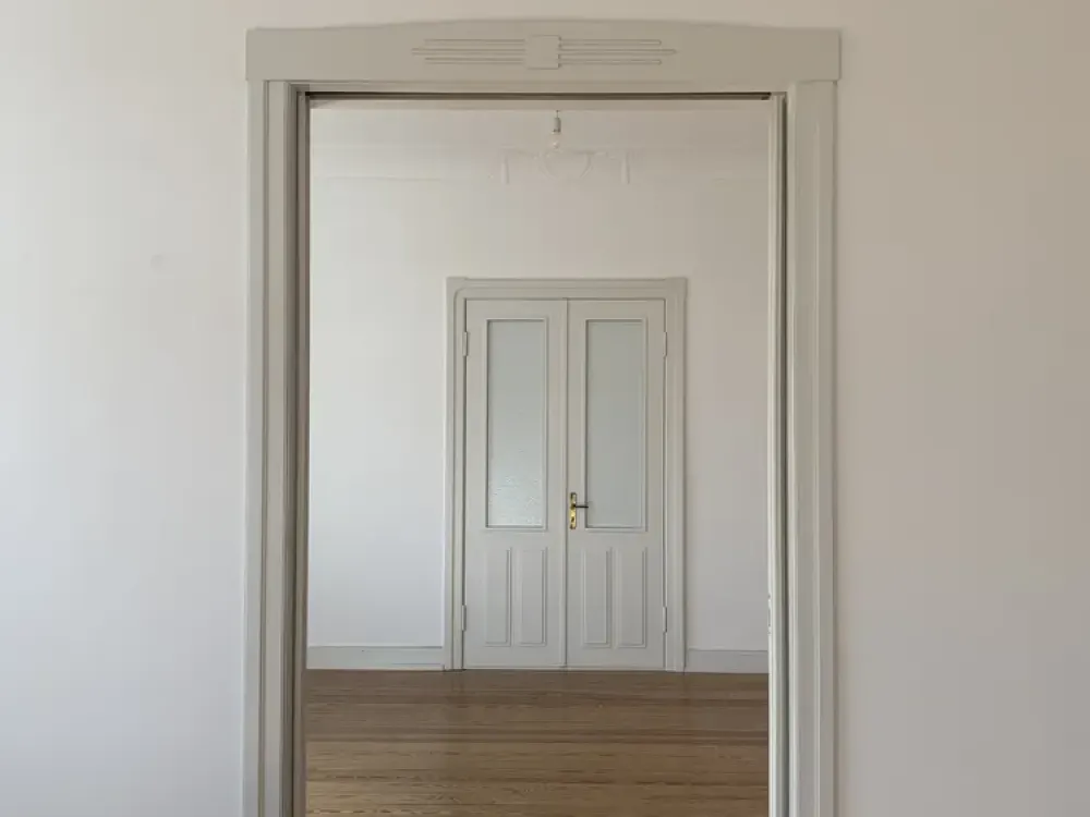Helle, gut geschnitten 4,5-Zimmer-Wohnung mit Balkon und EBK zwischen Stadtpark und Alster