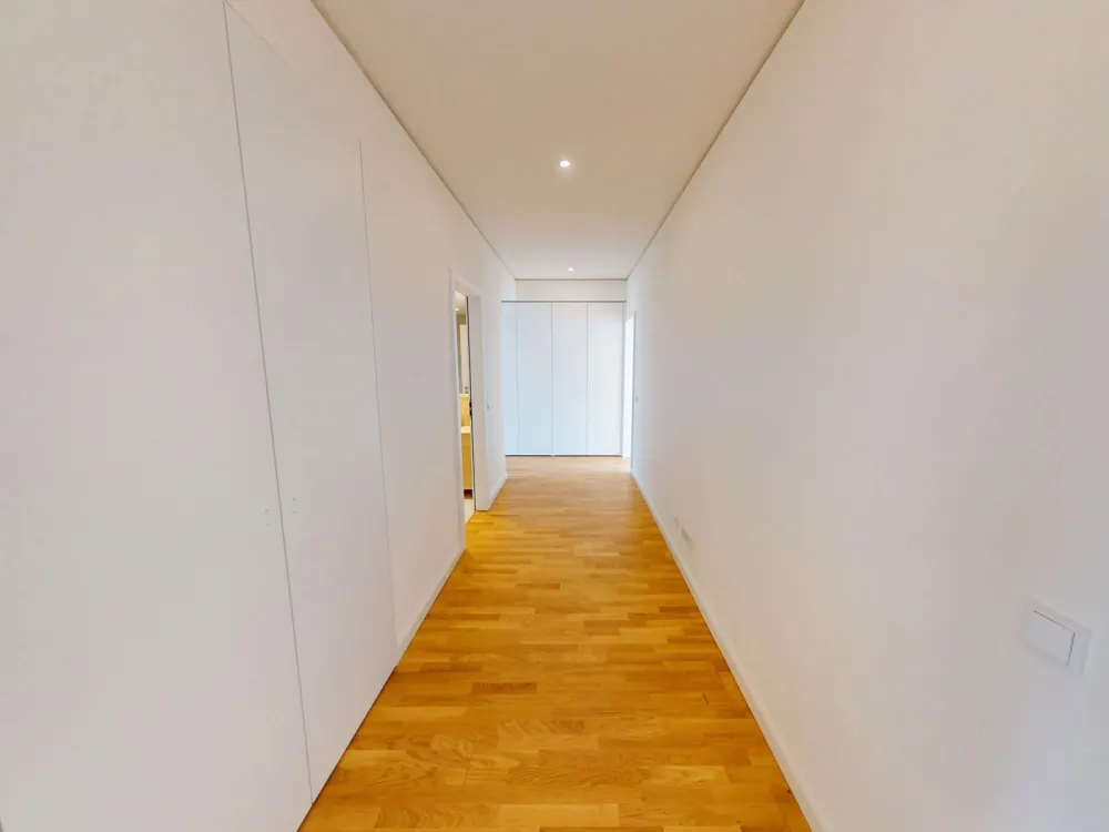 Großzügige und lichtdurchflutete 3-Zimmer-Wohnung an der Elbspitze