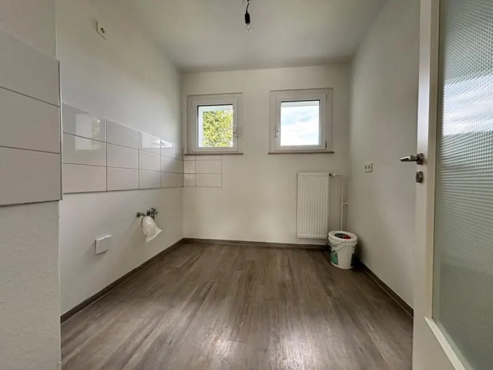 TOP renoviert: 3-Zimmer Wohnung in Do-Rahm mit weitläufigen Balkon