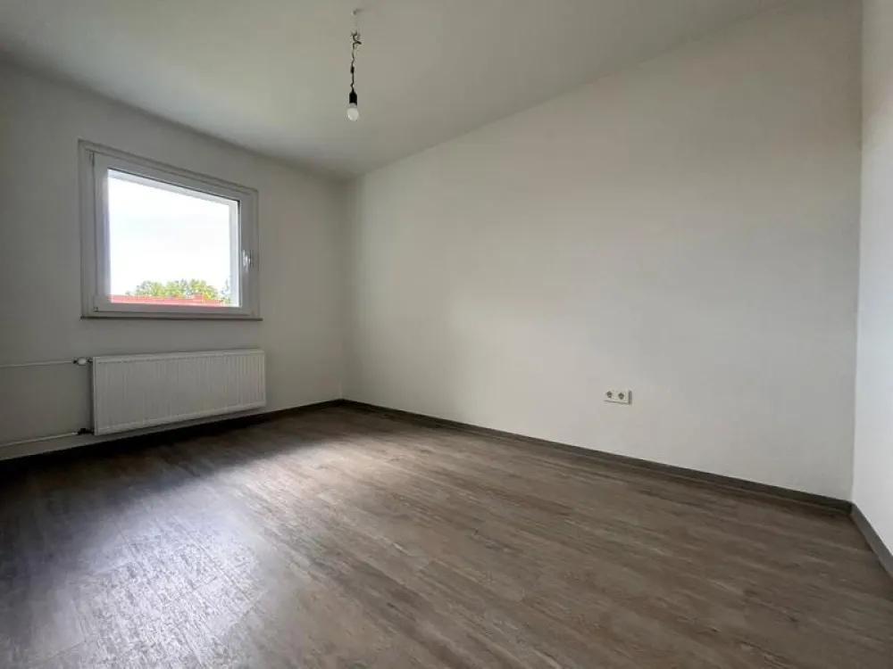 TOP renoviert: 3-Zimmer Wohnung in Do-Rahm mit weitläufigen Balkon