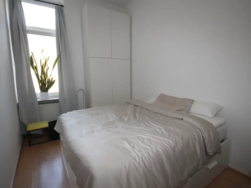 Suuupergünstig+hell+ruhig im Altbau mit Balkon+Parkett+Einbauküche nähe Berger Straße+Zoo+EZB