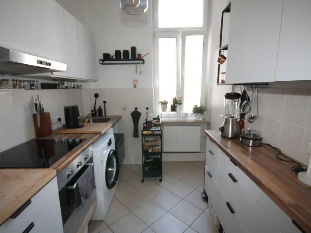 Suuupergünstig+hell+ruhig im Altbau mit Balkon+Parkett+Einbauküche nähe Berger Straße+Zoo+EZB