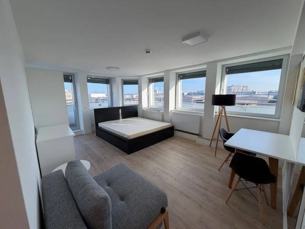 Stilvoll möblierte Etagenwohnung mit Balkon und modernem Ambiente zum Wohlfühlen