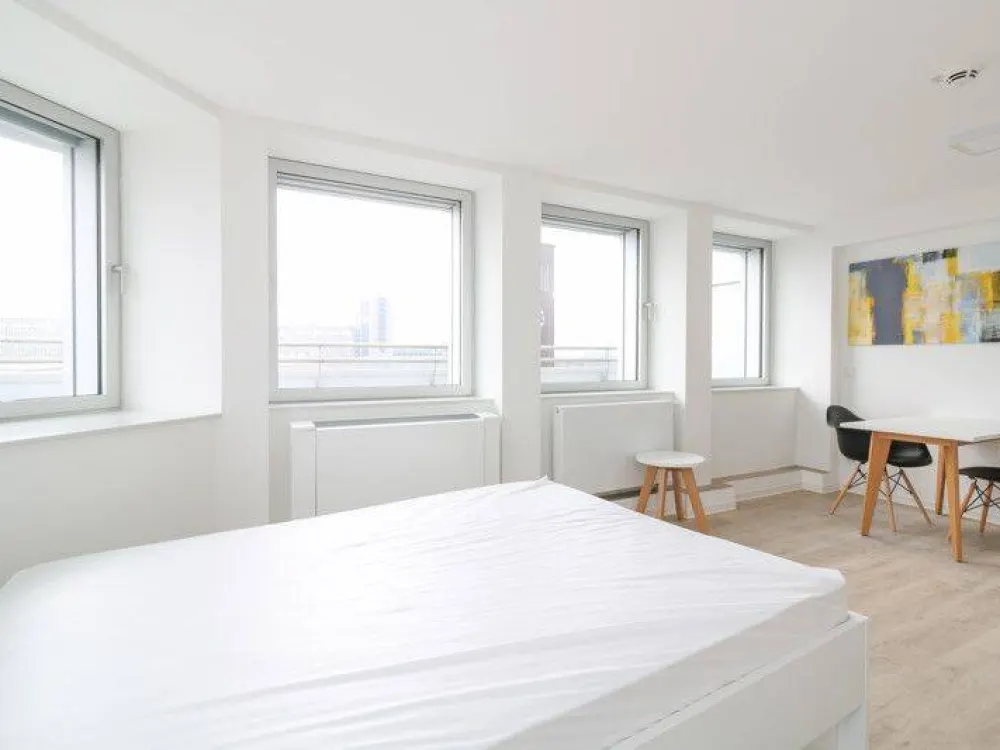 Stilvoll möblierte Etagenwohnung mit Balkon und modernem Ambiente zum Wohlfühlen