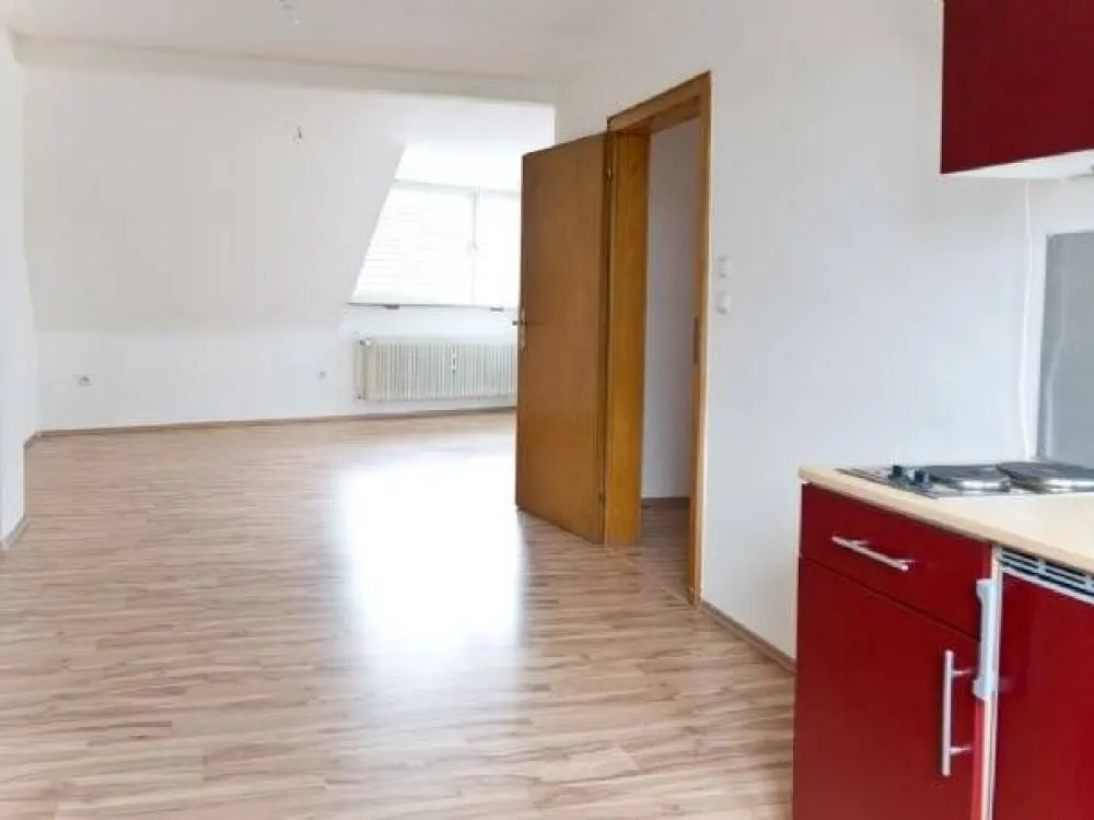 Gepflegte Etagenwohnung mit grandiosem Ausblick und ausbaufähigem Dachboden