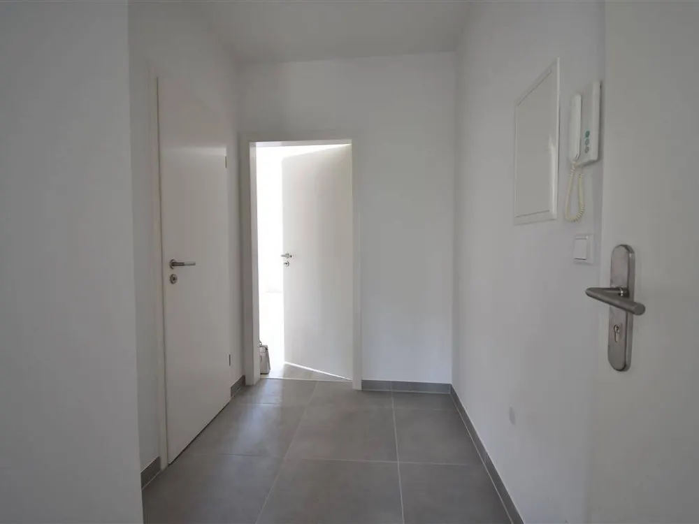 Ideal für Singles! Renovierte 2-Zi-Whg mit Balkon zu vermieten