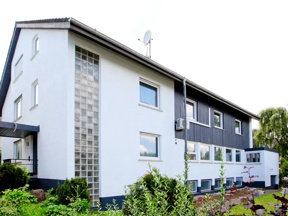 Schöne 5-Zimmer-Wohnung mit zwei Bädern und Balkon!