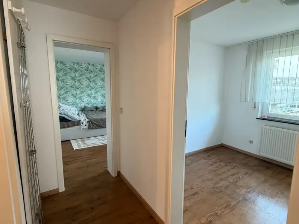 Schöne 5-Zimmer-Wohnung mit zwei Bädern und Balkon!