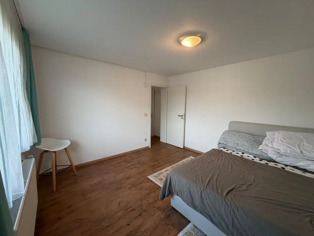 Schöne 5-Zimmer-Wohnung mit zwei Bädern und Balkon!