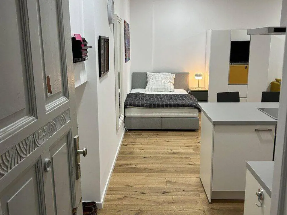 Wohnen auf Zeit exklusive hochwertig möblierte 1-Zimmer-Attelier mit EBK in Berlin
