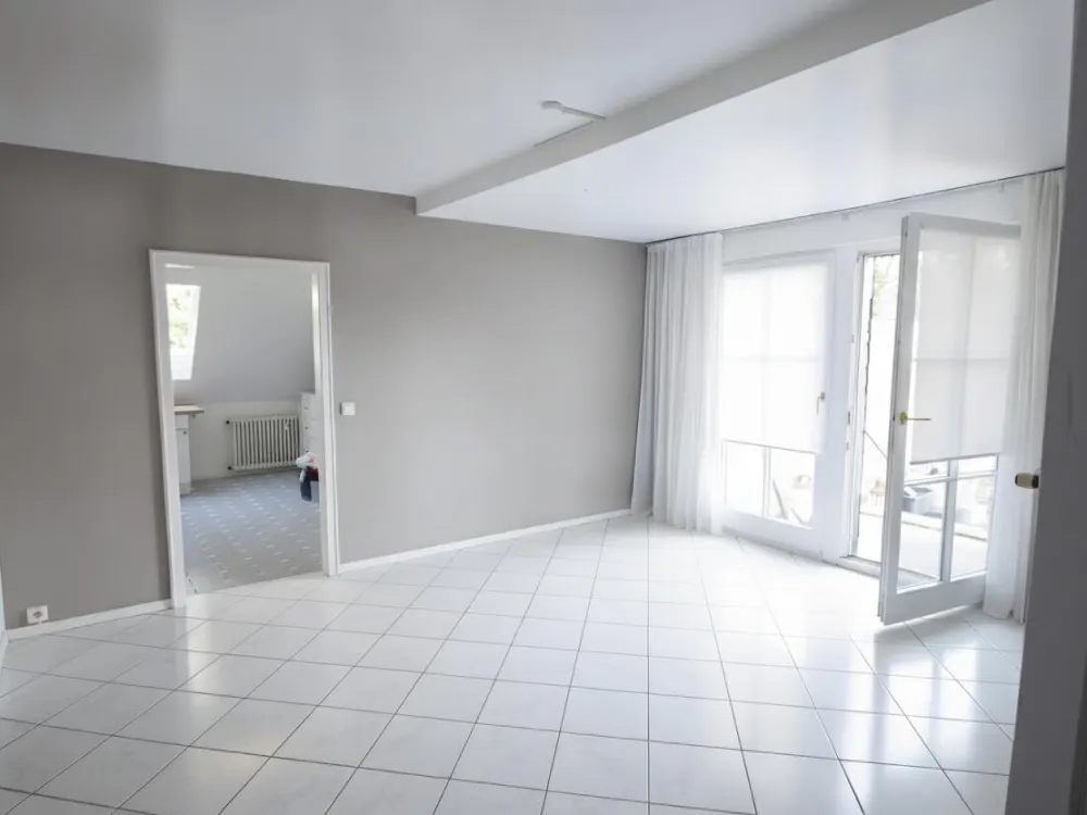 Wohnen mit besonderem Flair: 2-Zimmer-Dachgeschosswohnung mit großzügiger Dachterrasse