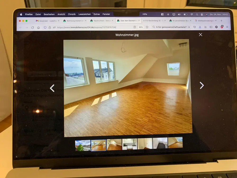 Sonnige, helle, lichtdurchflutete gut isolierte DG-Wohnung über den Dächern Harburgs ab 01.10