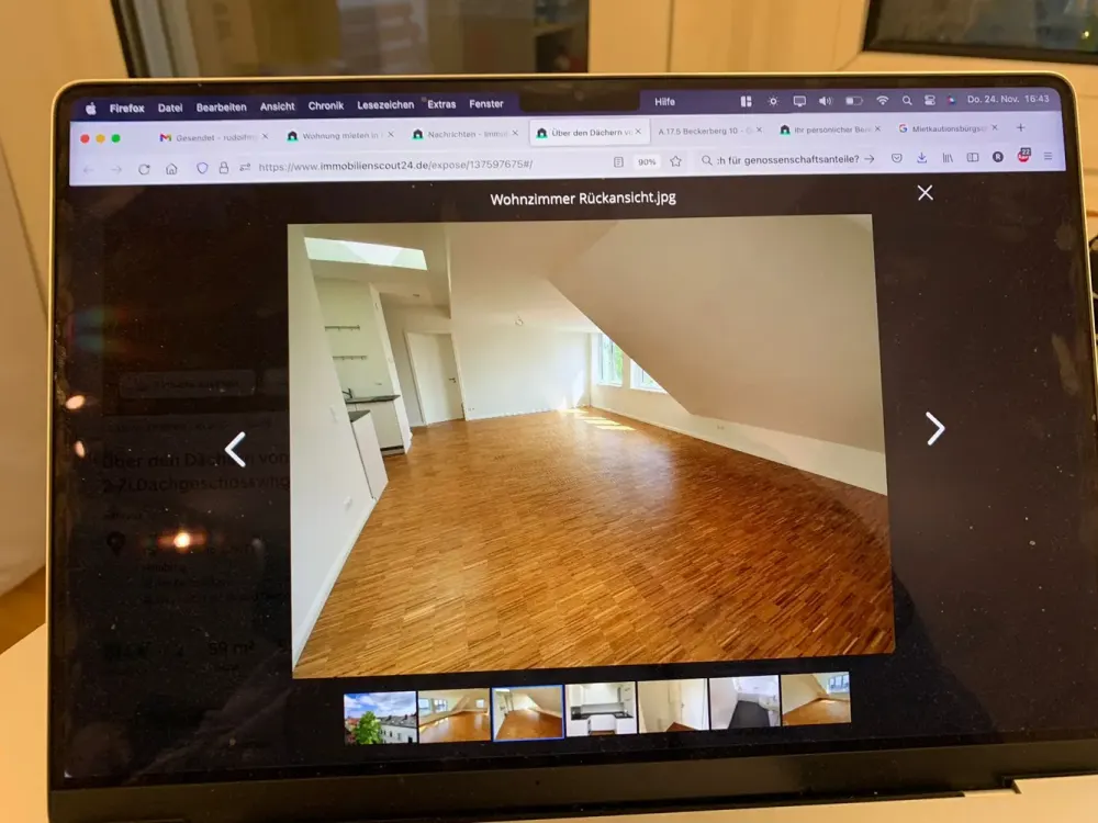 Sonnige, helle, lichtdurchflutete gut isolierte DG-Wohnung über den Dächern Harburgs ab 01.10